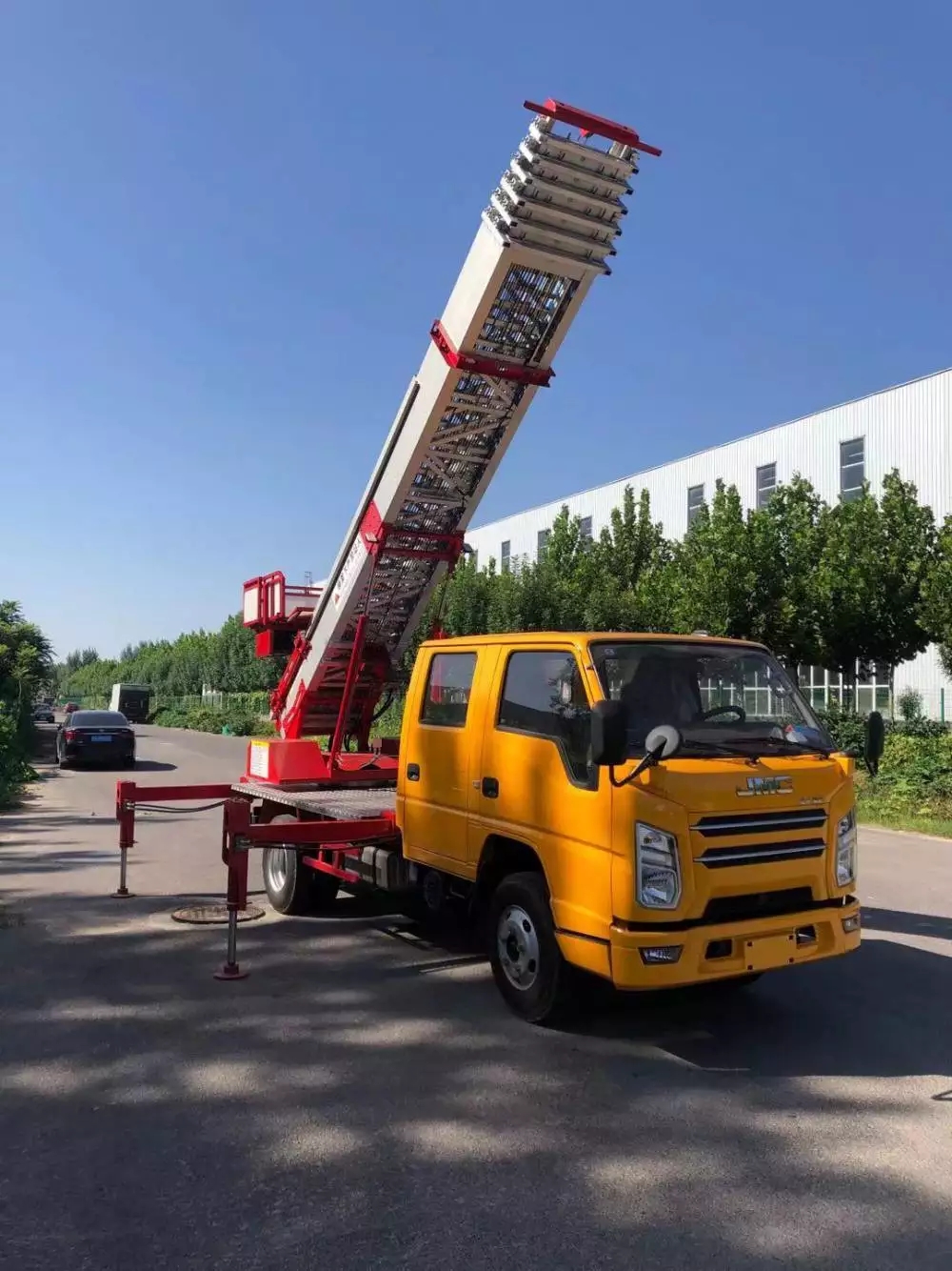 盱眙县附近的云梯车出租服务：轻松解决高空作业需求